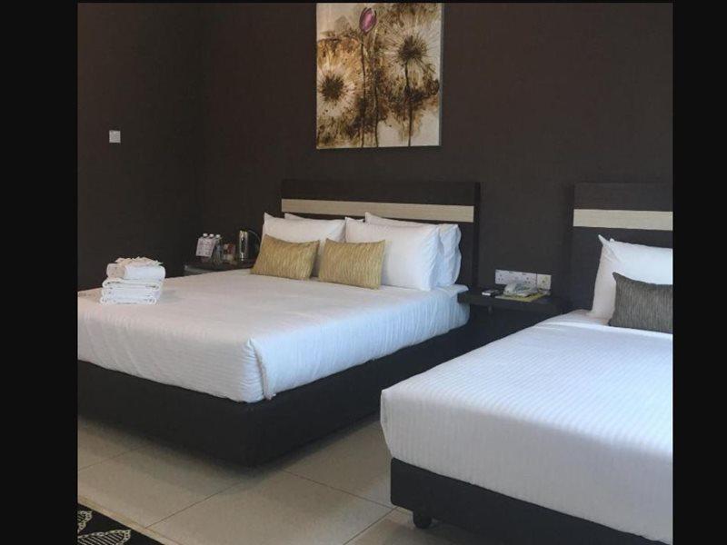 Chemara Boutique Hotel Miri Exterior photo